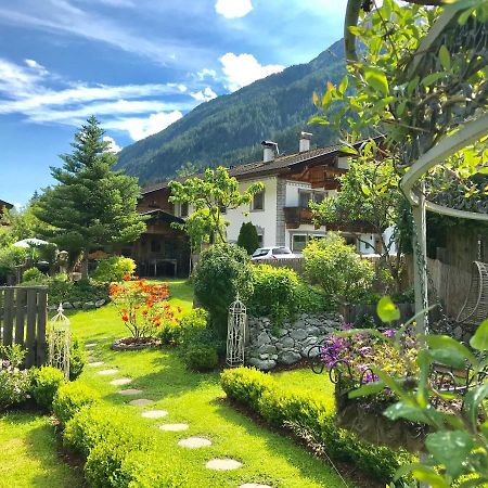 Apartments Schneiterhof - Der Frei-Raum Neustift im Stubaital Bagian luar foto