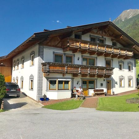 Apartments Schneiterhof - Der Frei-Raum Neustift im Stubaital Bagian luar foto