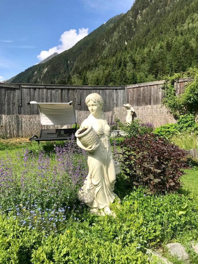 Apartments Schneiterhof - Der Frei-Raum Neustift im Stubaital Bagian luar foto