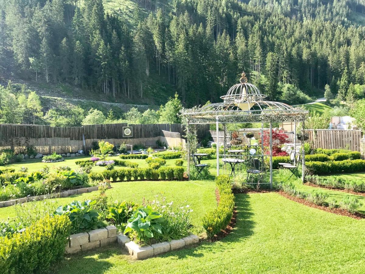 Apartments Schneiterhof - Der Frei-Raum Neustift im Stubaital Bagian luar foto