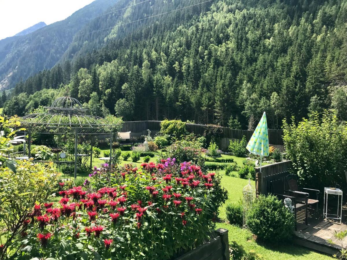 Apartments Schneiterhof - Der Frei-Raum Neustift im Stubaital Bagian luar foto