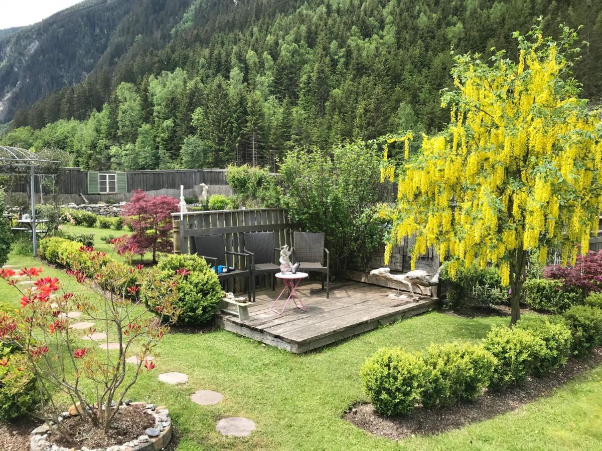 Apartments Schneiterhof - Der Frei-Raum Neustift im Stubaital Bagian luar foto