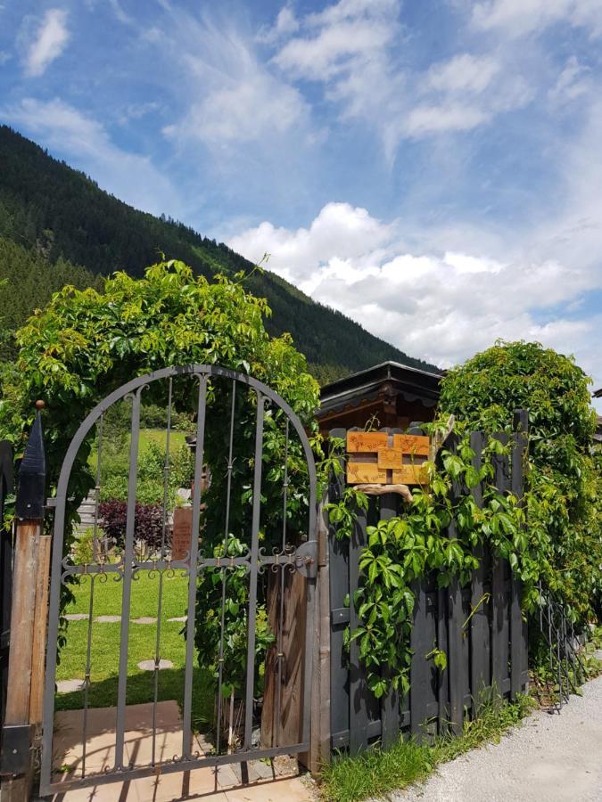 Apartments Schneiterhof - Der Frei-Raum Neustift im Stubaital Bagian luar foto