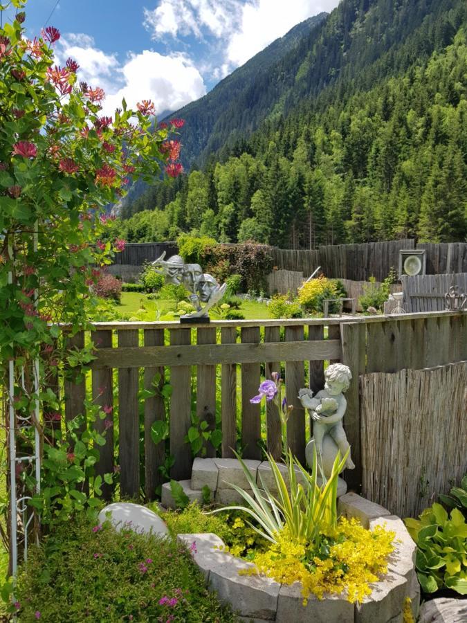 Apartments Schneiterhof - Der Frei-Raum Neustift im Stubaital Bagian luar foto