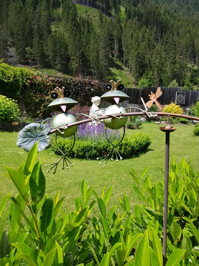 Apartments Schneiterhof - Der Frei-Raum Neustift im Stubaital Bagian luar foto