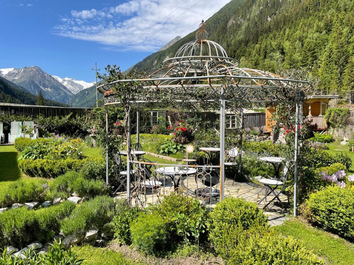 Apartments Schneiterhof - Der Frei-Raum Neustift im Stubaital Bagian luar foto