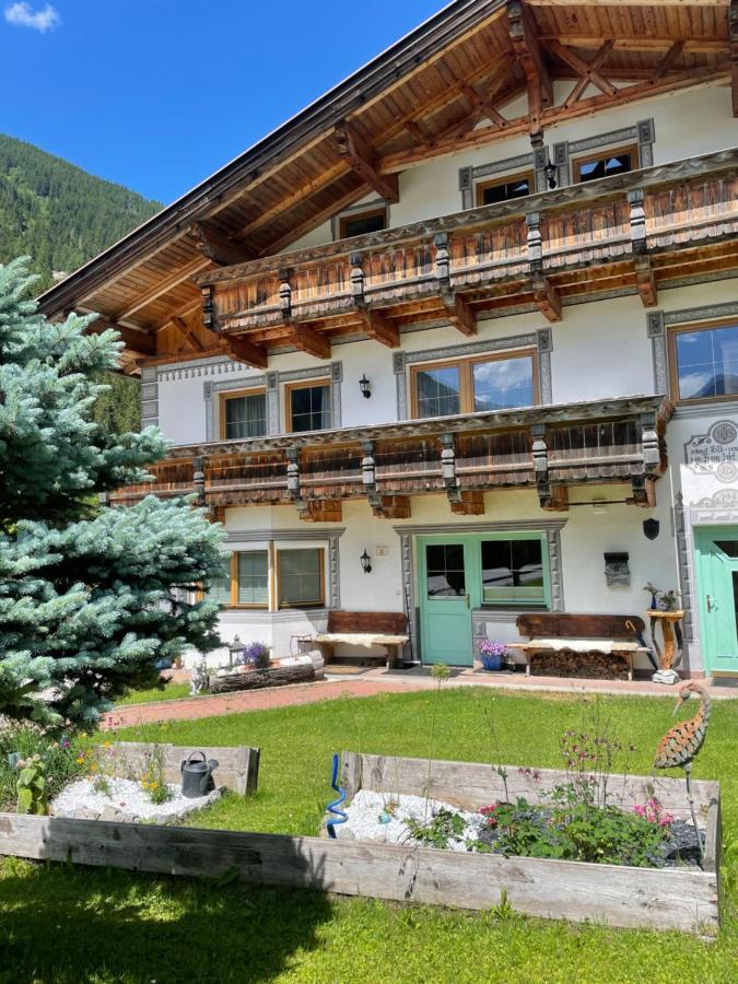 Apartments Schneiterhof - Der Frei-Raum Neustift im Stubaital Bagian luar foto