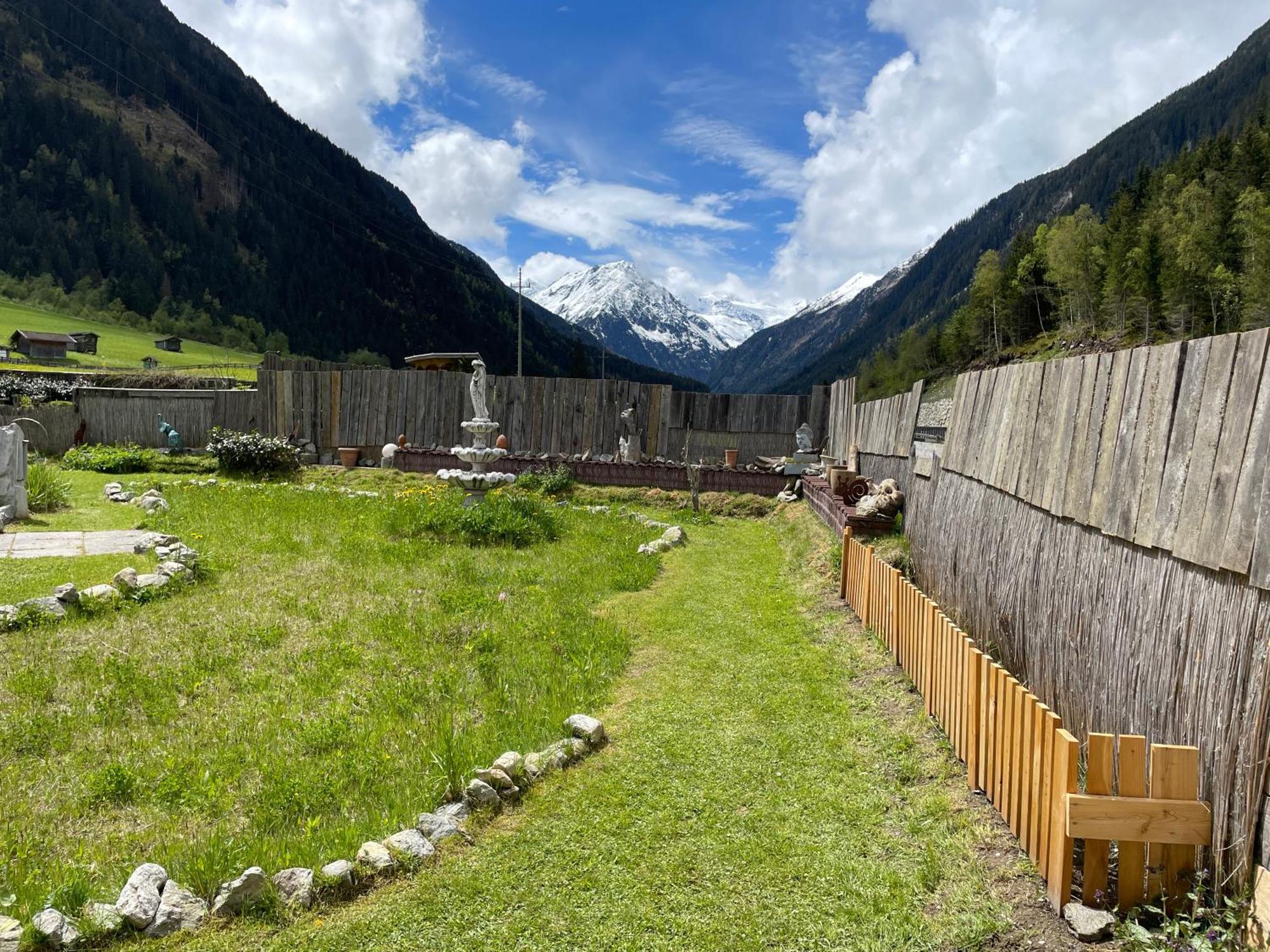 Apartments Schneiterhof - Der Frei-Raum Neustift im Stubaital Bagian luar foto