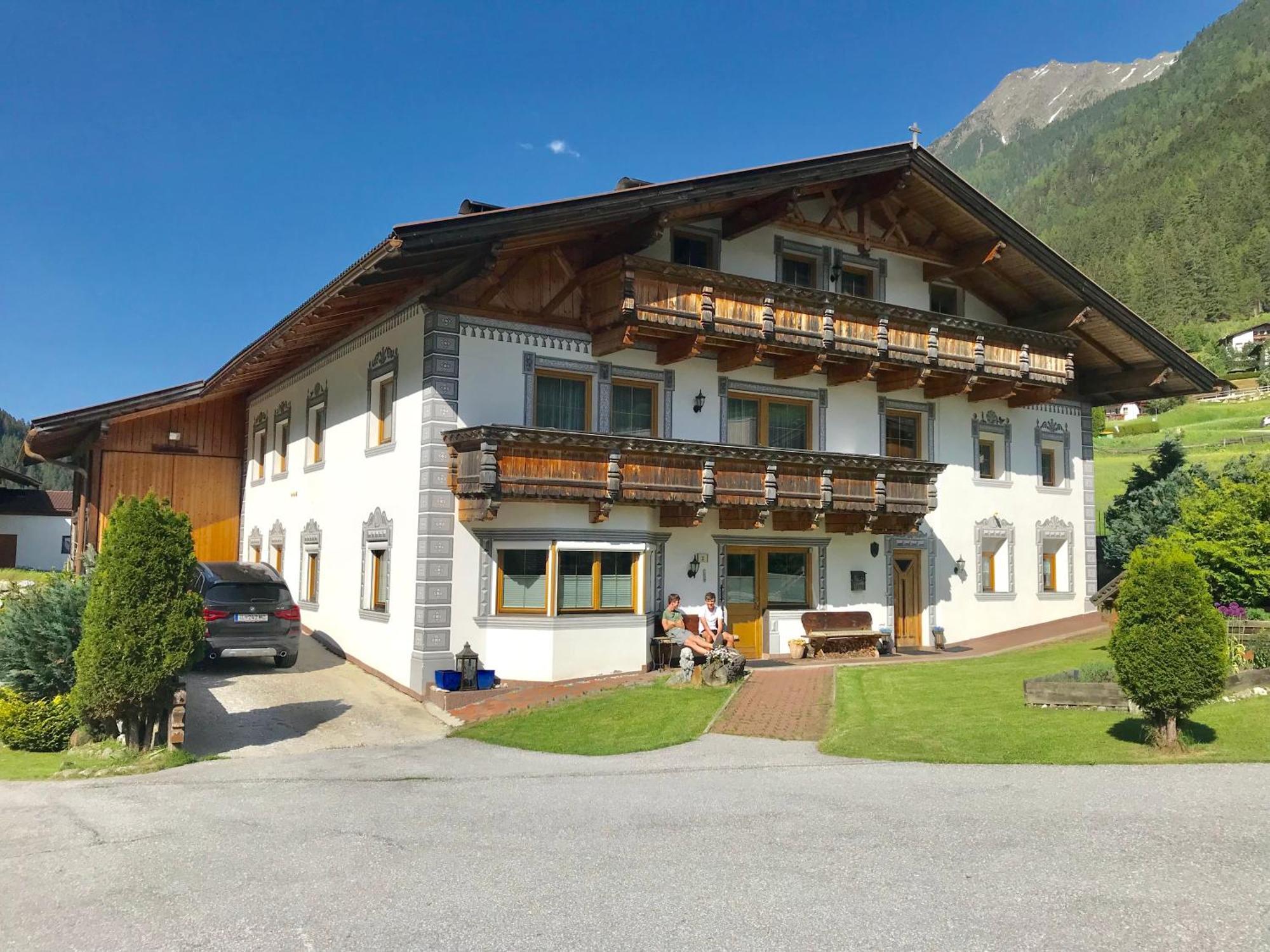 Apartments Schneiterhof - Der Frei-Raum Neustift im Stubaital Bagian luar foto