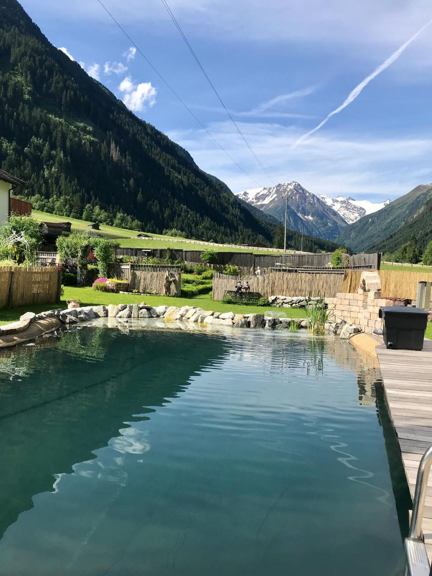 Apartments Schneiterhof - Der Frei-Raum Neustift im Stubaital Bagian luar foto